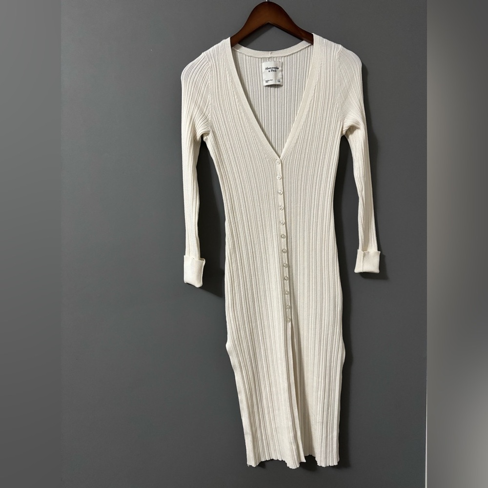 Abercrombie cream button front duster, size small